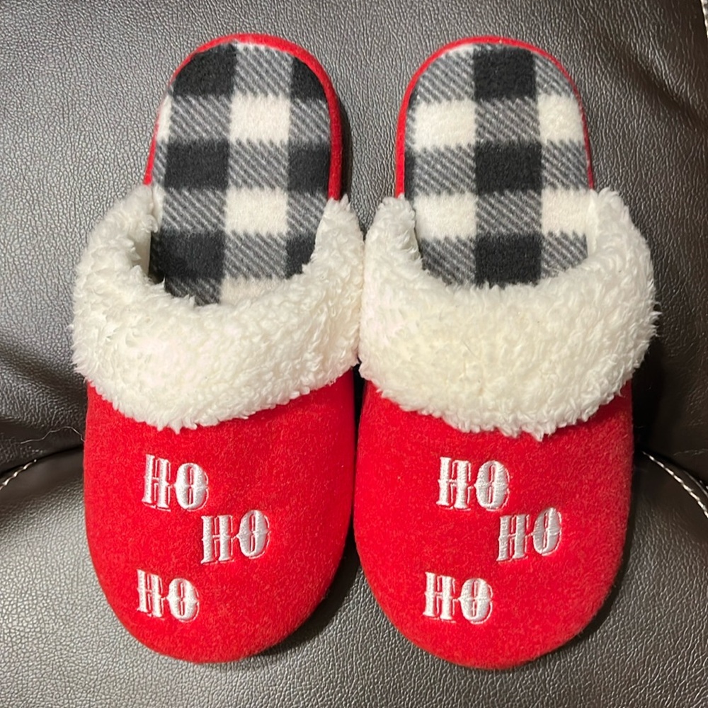 NEW "Ho Ho Ho" Cozy Slippers, size S 6/7